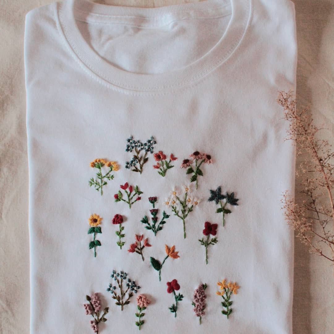 How to embroider t-shirts with flowers - Hand Embroidery